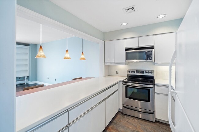 100 Shearwater Ct E in Jersey City, NJ - Foto de edificio - Building Photo