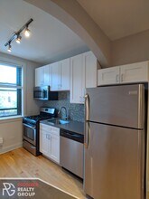 2329 N Rockwell St, Unit C1 in Chicago, IL - Building Photo - Building Photo