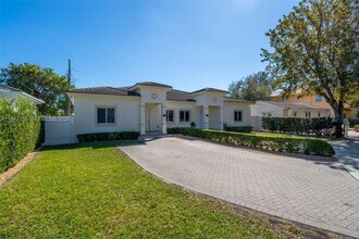 1515 SW 65th Pl in Miami, FL - Building Photo - Building Photo