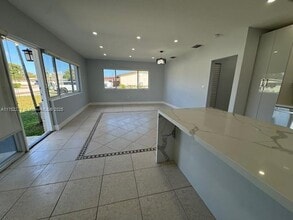 920 NE 172nd St in Miami, FL - Building Photo - Building Photo