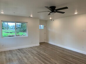 6033 Pentz Rd in Paradise, CA - Building Photo - Building Photo