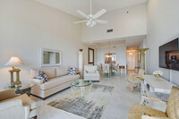 11370 12 Oaks Way in North Palm Beach, FL - Foto de edificio - Building Photo