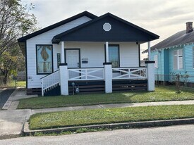 4009 Avenue L in Galveston, TX - Building Photo