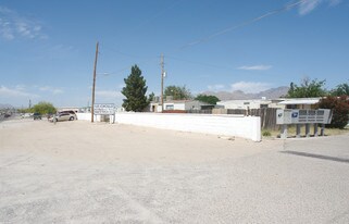 La Cholla Mobile Home Park in Tucson, AZ - Building Photo