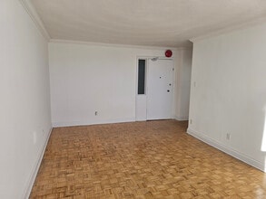 Parkview Terrace Apartments in Toronto, ON - Building Photo - Building Photo