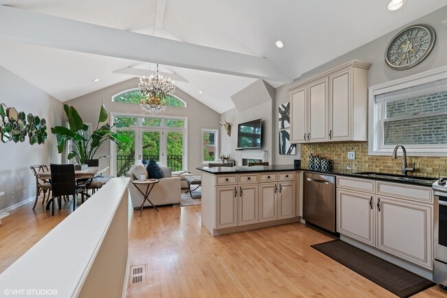 840 N Wood St in Chicago, IL - Building Photo - Building Photo