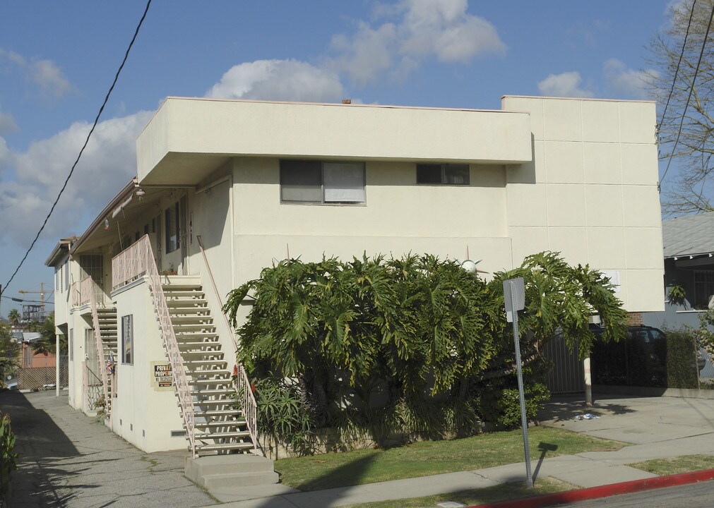 1635 Lucille Ave in Los Angeles, CA - Building Photo