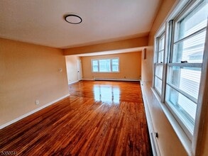 16 Dover St in Newark, NJ - Building Photo - Building Photo