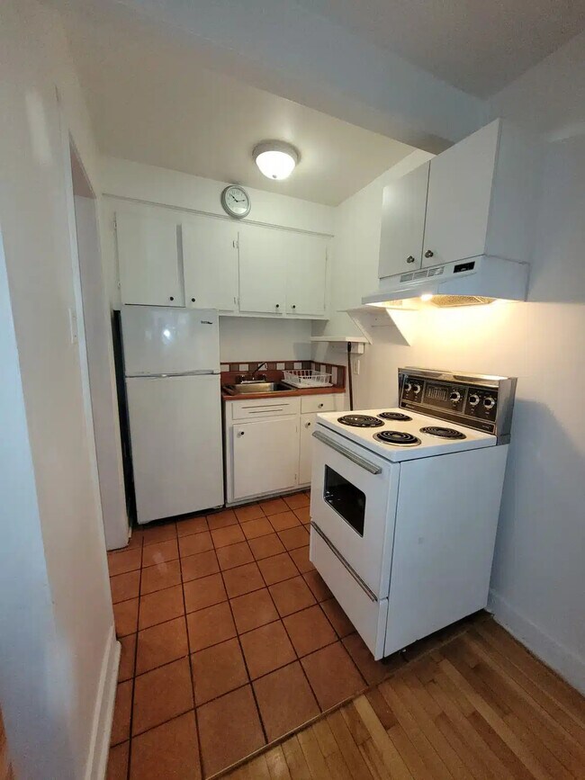 4343 Jeanne-D'arc Av in Montréal, QC - Building Photo - Building Photo