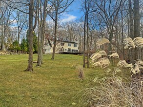 12 Dogwood Ln in Shelter Island, NY - Building Photo - Building Photo