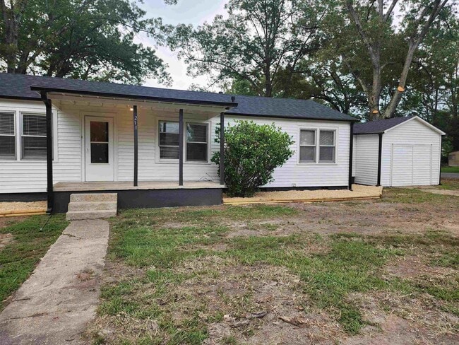 211 SE 3rd St in Bryant, AR - Building Photo - Building Photo