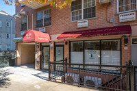 41-35 67th St in Woodside, NY - Foto de edificio - Building Photo