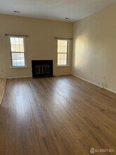 5083 Beech Ct in Monmouth Junction, NJ - Foto de edificio - Building Photo