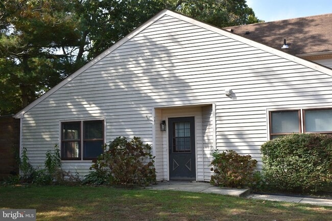 property at 27 Pin Oak Ln