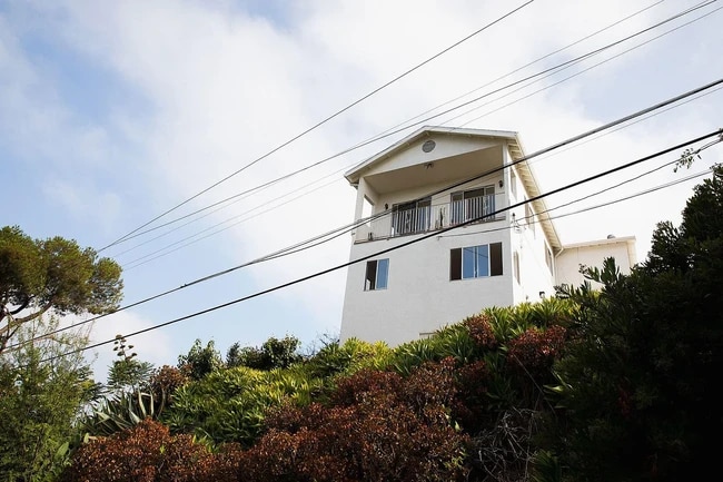 2001 N Alvarado St, Unit 2001 in Los Angeles, CA - Building Photo - Building Photo