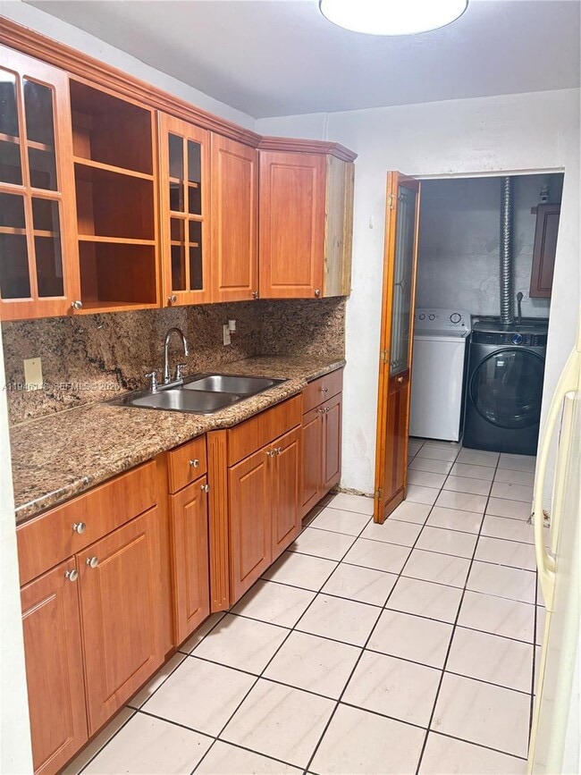 19480 SW 121st Ave in Miami, FL - Building Photo - Building Photo