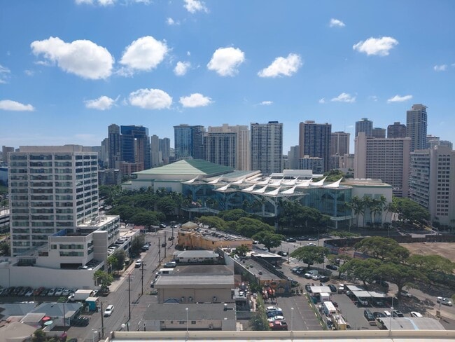 1655 Makaloa St, Unit 1814 in Honolulu, HI - Building Photo - Building Photo