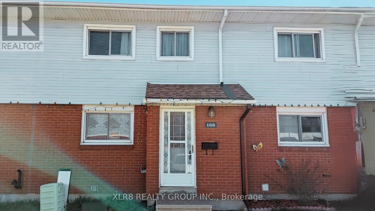 1045-1045 Morrison Dr in Ottawa, ON - Building Photo