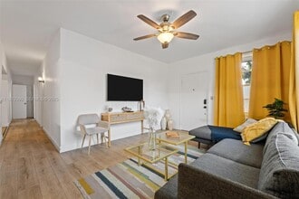 2453 SW 17th St in Miami, FL - Building Photo - Building Photo