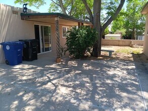 1015 June St NE in Albuquerque, NM - Building Photo - Building Photo