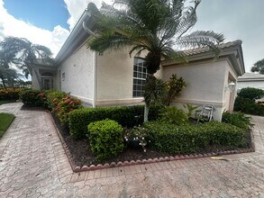 16460 Edgemont Dr in Ft. Myers, FL - Building Photo - Building Photo