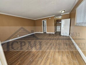 60 NW 39 St in Oakland Park, FL - Building Photo - Interior Photo