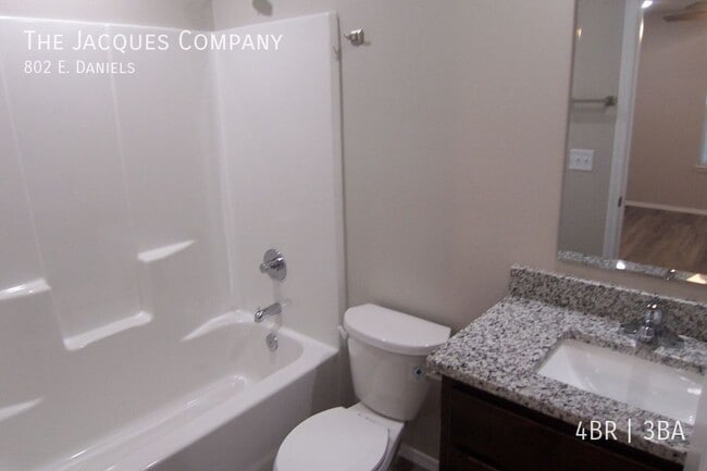 802 E Daniels St in Ozark, MO - Building Photo - Building Photo