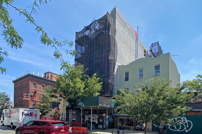 322 Graham Ave in Brooklyn, NY - Building Photo - Building Photo