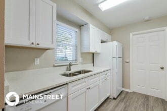 3908 Cape Vista Dr in Bradenton, FL - Building Photo - Building Photo