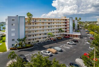 Shore Towers in South Pasadena, FL - Building Photo - Building Photo