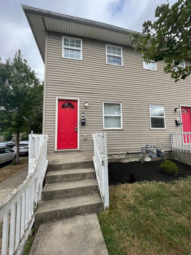 360-362-362 E Hinman Ave in Columbus, OH - Building Photo - Building Photo