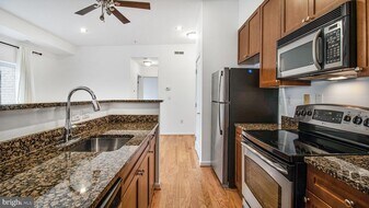 1501 27th St SE, Unit 406 in Washington, DC - Building Photo