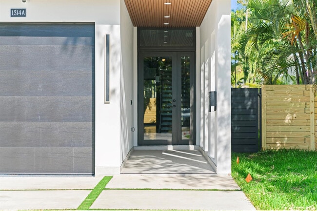 1314 NE 13th Ave in Fort Lauderdale, FL - Building Photo - Building Photo