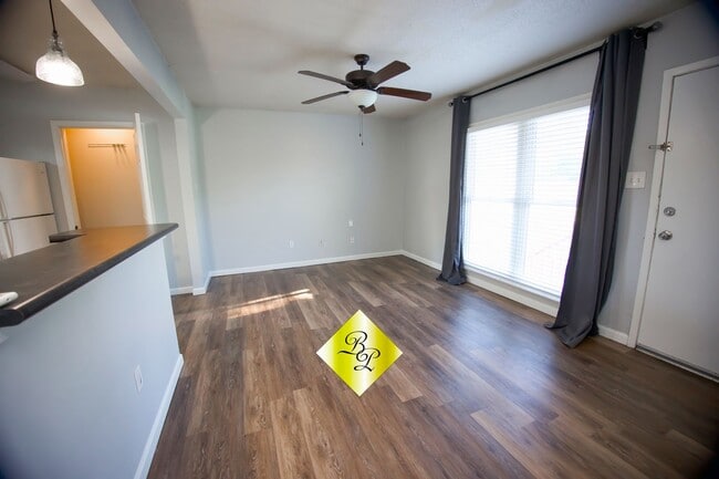 property at 33 N Rembert St
