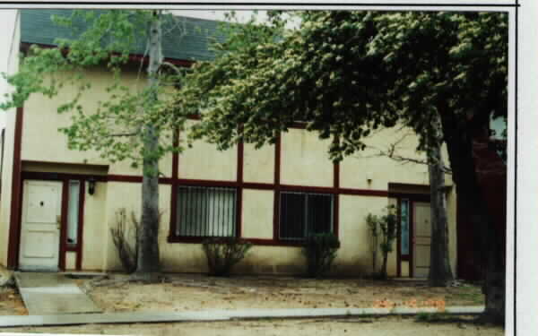 153 Jackson St in Rialto, CA - Building Photo