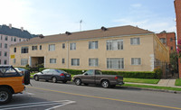 Miracle Apartments in Los Angeles, CA - Foto de edificio - Building Photo