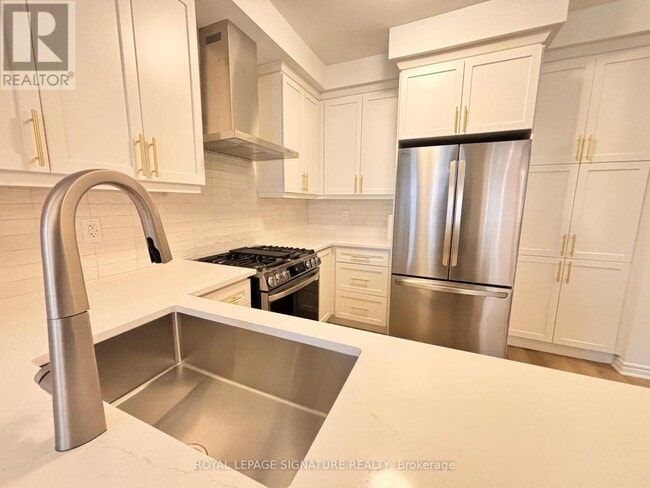 property at 41 Pearen Ln