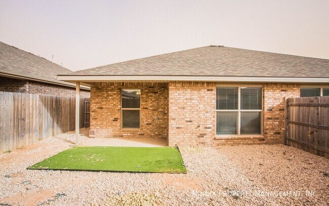 2117 N Jayton Ave in Lubbock, TX - Foto de edificio - Building Photo