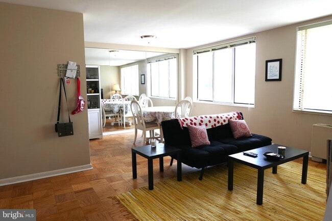 6631 Wakefield Dr in Alexandria, VA - Building Photo - Building Photo