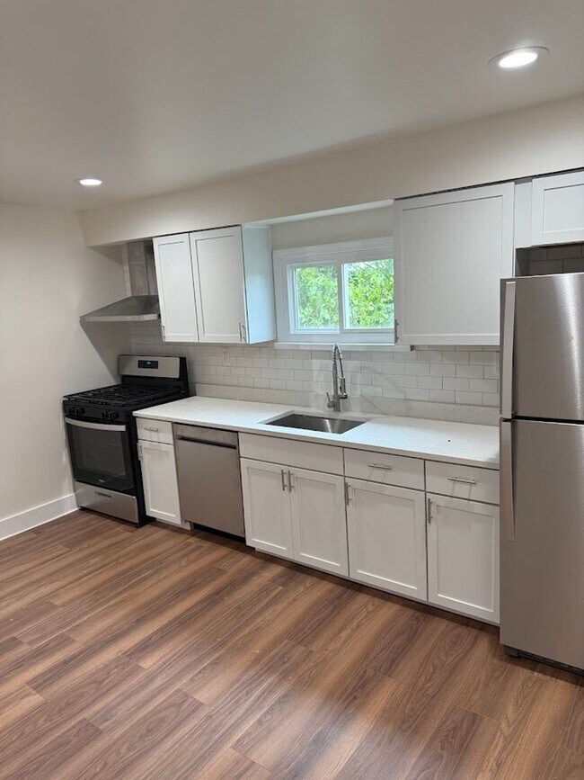 420 Tintsman Ave in North Versailles, PA - Building Photo - Building Photo
