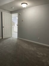 20 Cosman Dr in Marlboro, NY - Foto de edificio - Building Photo