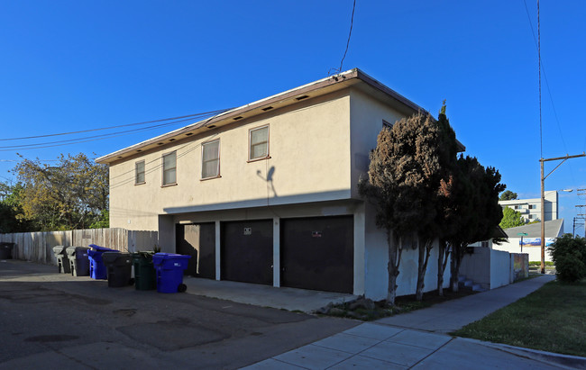 104 S Clementine St in Oceanside, CA - Building Photo - Building Photo