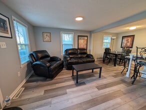 Room in House on Kannapolis Hwy in Concord, NC - Building Photo - Building Photo