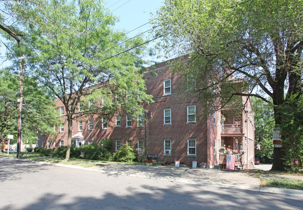 2836 Harrison Ave in Cincinnati, OH - Foto de edificio