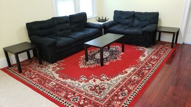 29 Bailey Rd, Unit 2 in Somerville, MA - Building Photo - Building Photo