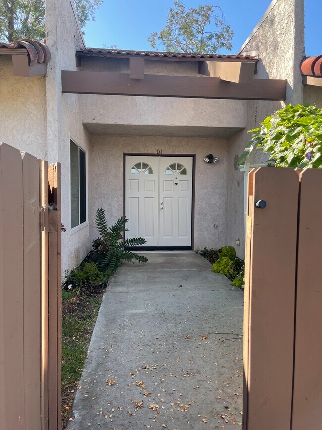 17542 Vandenberg Ln Rentals in Tustin, CA
