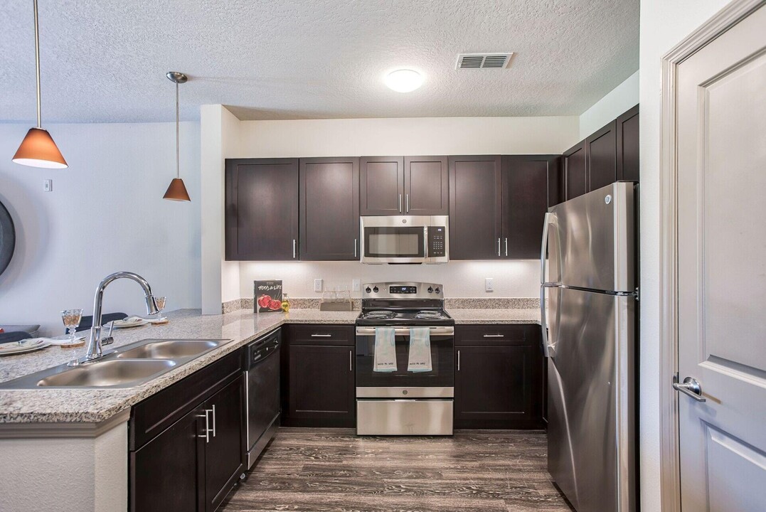 Sawgrass Creek in New Port Richey, FL - Building Photo