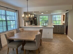 823 Meadowland Dr, Unit J in Naples, FL - Building Photo - Building Photo