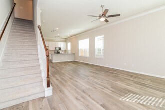 9845 Crescent Cove Dr in Montgomery, TX - Building Photo - Building Photo