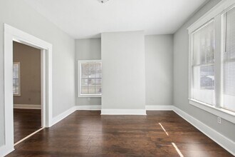 1002 W 44th St in Savannah, GA - Building Photo - Building Photo